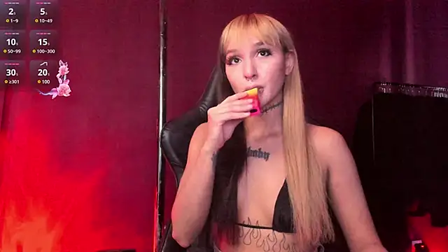 MilaAsh online show from February 7, 2025, 10:50 am