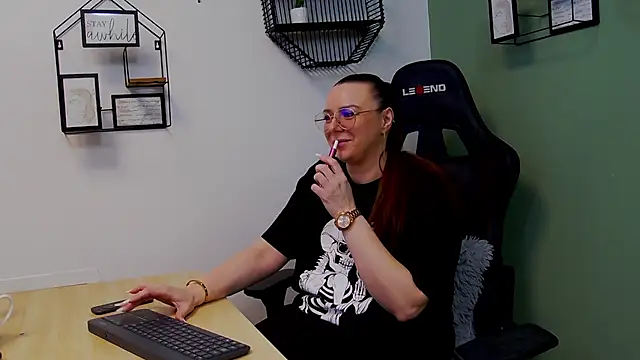 AngellaWhitte online show from February 12, 2025, 5:37 pm