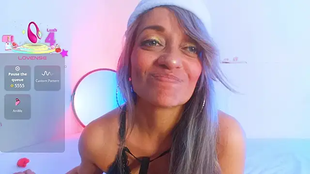 emma collson online show from December 22, 2025, 10:21 pm