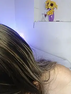 emma collson online show from April 5, 2026, 3:13 am