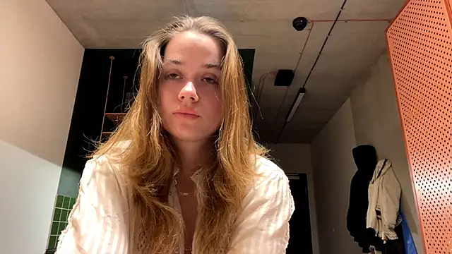 Snapshot of Celeste_Glow chatting on December 4, 2024, 11:30 pm Celeste Glow online show from December 4, 2024, 11:30 pm