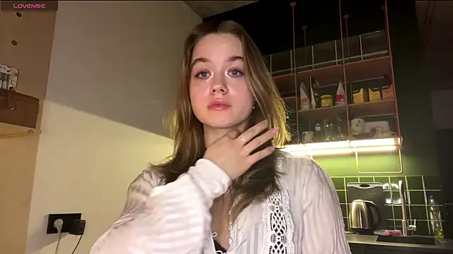 Snapshot of Celeste_Glow chatting on February 19, 2025, 12:25 am Celeste Glow online show from February 19, 2025, 12:25 am
