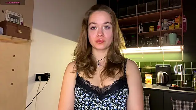Snapshot of Celeste_Glow chatting on March 3, 2025, 8:21 pm Celeste Glow online show from March 3, 2025, 8:21 pm