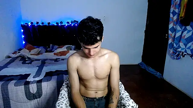 Snapshot of freddy_romas chatting on September 25, 2025, 2:39 am freddy romas online show from September 25, 2025, 2:39 am