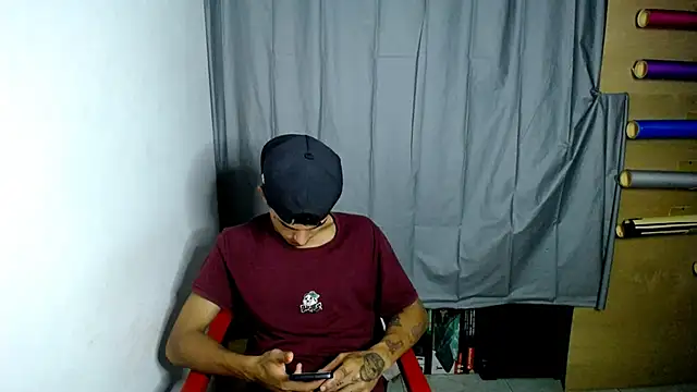 Snapshot of freddy_romas chatting on January 31, 2025, 2:04 am freddy romas online show from January 31, 2025, 2:04 am