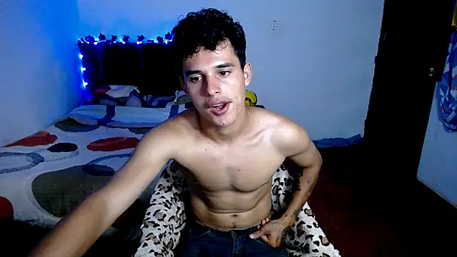 Snapshot of freddy_romas chatting on September 19, 2025, 2:59 am freddy romas online show from September 19, 2025, 2:59 am