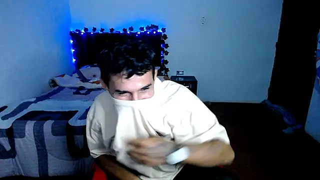 Snapshot of freddy_romas chatting on September 24, 2025, 1:13 am freddy romas online show from September 24, 2025, 1:13 am