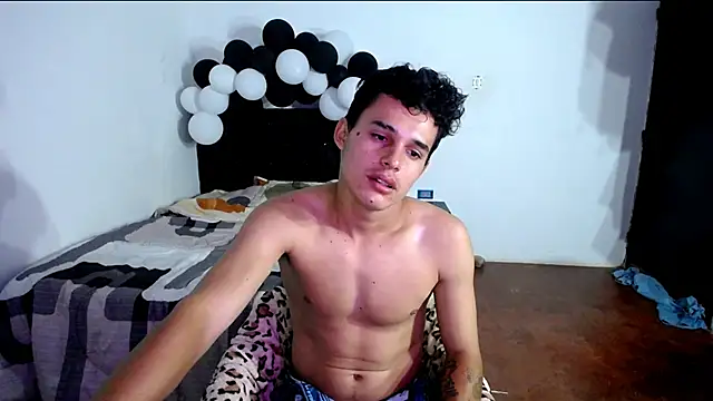 Snapshot of freddy_romas chatting on October 6, 2025, 12:23 am freddy romas online show from October 6, 2025, 12:23 am