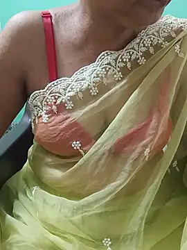 Snapshot of Saroj-Shah chatting on July 7, 2026, 7:28 pm Saroj-Shah online show from July 7, 2026, 7:28 pm