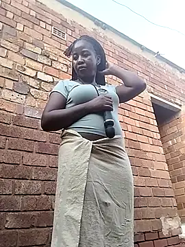 queenbboobs online show from February 26, 2026, 3:34 pm