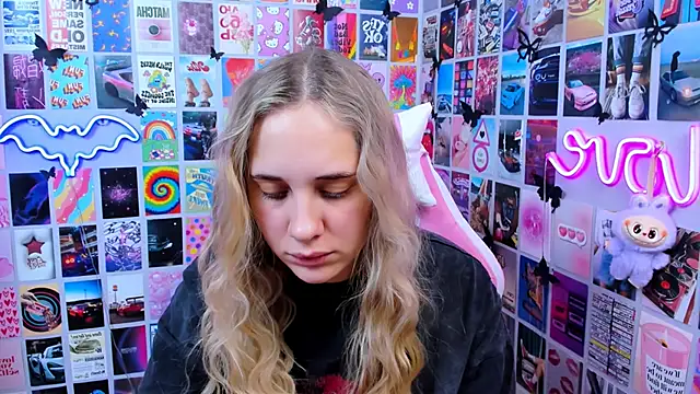 MiaMilas online show from January 7, 2026, 12:32 pm