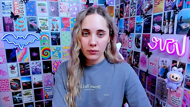 MiaMilas online show from March 16, 2026, 2:32 pm