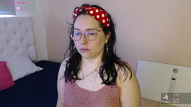 Snapshot of May_Carlier chatting on February 5, 2026, 6:26 pm May Carlier online show from February 5, 2026, 6:26 pm