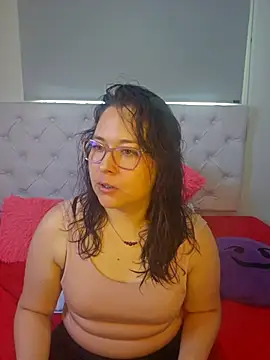 Snapshot of May_Carlier chatting on February 18, 2026, 7:21 pm May Carlier online show from February 18, 2026, 7:21 pm