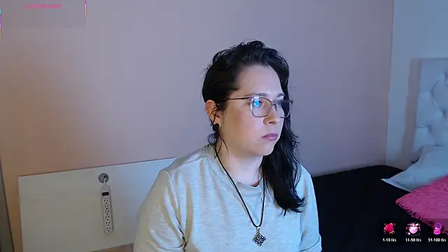 Snapshot of May_Carlier chatting on February 3, 2026, 10:04 pm May Carlier online show from February 3, 2026, 10:04 pm