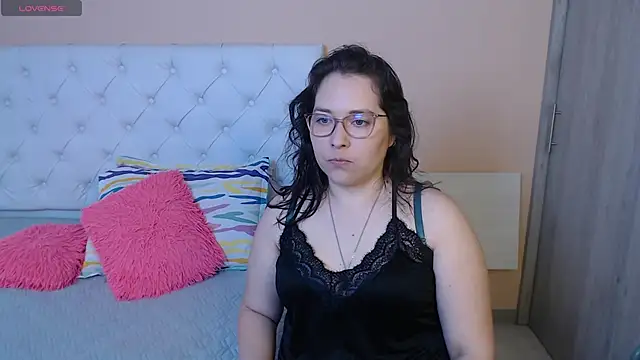 Snapshot of May_Carlier chatting on January 5, 2026, 8:23 pm May Carlier online show from January 5, 2026, 8:23 pm