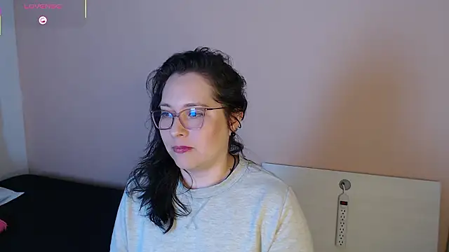 Snapshot of May_Carlier chatting on February 3, 2026, 12:43 am May Carlier online show from February 3, 2026, 12:43 am