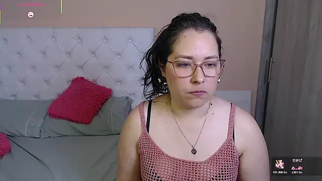 Snapshot of May_Carlier chatting on December 4, 2025, 3:05 am May Carlier online show from December 4, 2025, 3:05 am