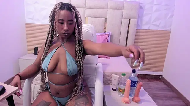  Eveelyn online show from February 27, 2026, 7:24 pm