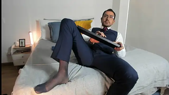 pablo-rincon95 online show from March 26, 2026, 12:25 pm