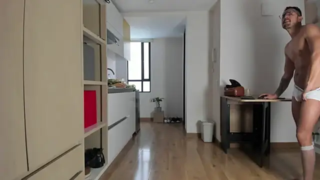 pablo-rincon95 online show from September 11, 2025, 2:39 pm