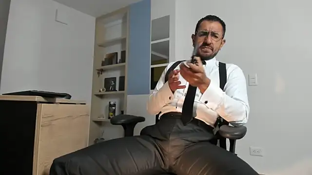 pablo-rincon95 online show from March 10, 2026, 12:31 pm