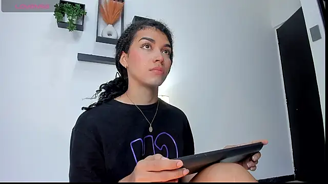 Snapshot of yess__daddy1 chatting on May 8, 2026, 2:32 pm yess daddy1 online show from May 8, 2026, 2:32 pm