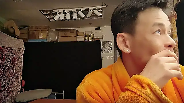 Snapshot of hkwildguy chatting on January 9, 2026, 3:57 am hkwildguy online show from January 9, 2026, 3:57 am