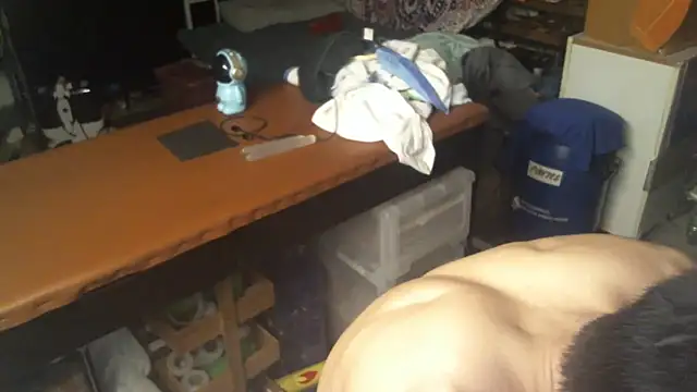 Snapshot of hkwildguy chatting on December 18, 2025, 9:51 pm hkwildguy online show from December 18, 2025, 9:51 pm