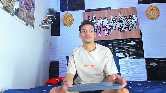 Friendsofeverything  online show from December 20, 2025, 1:14 pm