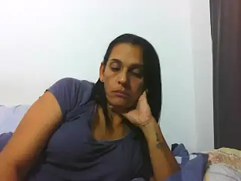 latinbrunettet online show from January 17, 2025, 7:49 pm