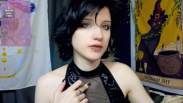 Snapshot of dark_vamp_ chatting on January 17, 2025, 6:44 pm dark vamp  online show from January 17, 2025, 6:44 pm