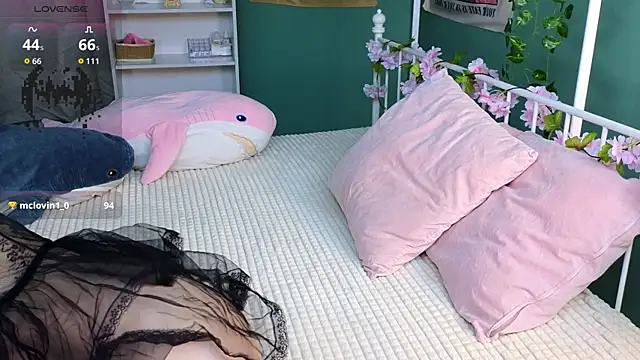 Snapshot of dark_vamp_ chatting on October 3, 2025, 4:30 pm dark vamp  online show from October 3, 2025, 4:30 pm