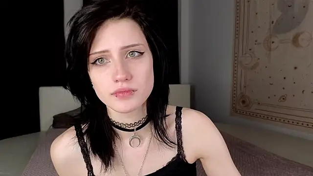 Snapshot of dark_vamp_ chatting on October 18, 2025, 11:23 am dark vamp  online show from October 18, 2025, 11:23 am