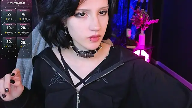 Snapshot of dark_vamp_ chatting on January 31, 2025, 12:39 am dark vamp  online show from January 31, 2025, 12:39 am