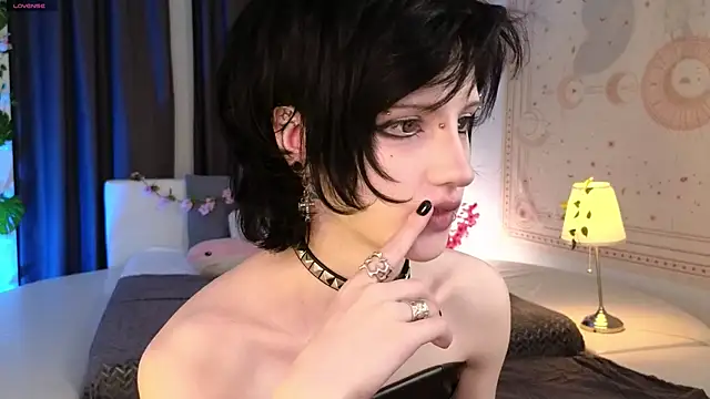 Snapshot of dark_vamp_ chatting on February 27, 2025, 10:33 am dark vamp  online show from February 27, 2025, 10:33 am