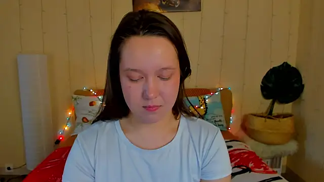 Snapshot of Mira_Karter chatting on May 2, 2026, 2:28 am Mira Karter online show from May 2, 2026, 2:28 am