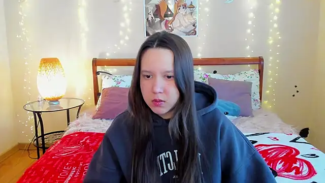 Snapshot of Mira_Karter chatting on May 13, 2026, 3:02 am Mira Karter online show from May 13, 2026, 3:02 am