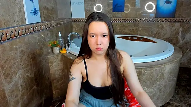 Snapshot of Mira_Karter chatting on May 17, 2026, 2:55 am Mira Karter online show from May 17, 2026, 2:55 am