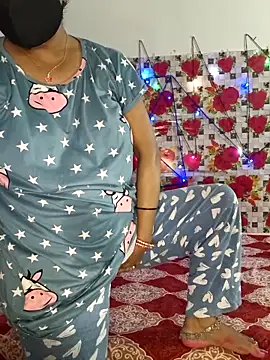 PeaCoooock online show from October 6, 2025, 6:41 pm