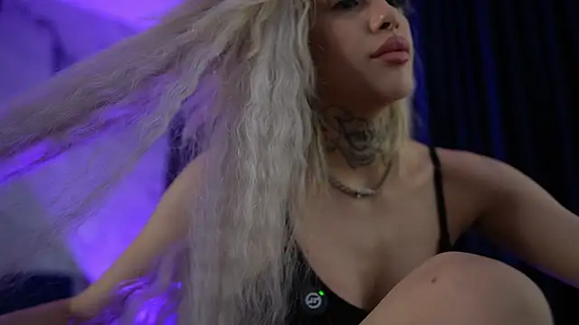 Snapshot of blondie_muller chatting on June 4, 2026, 7:40 pm blondie muller online show from June 4, 2026, 7:40 pm