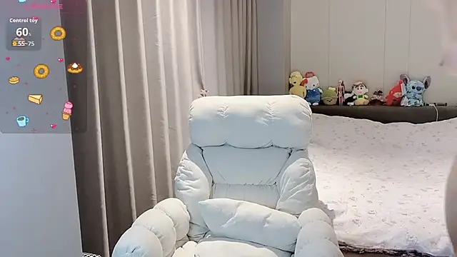 qiqi-666 online show from September 18, 2025, 11:02 am