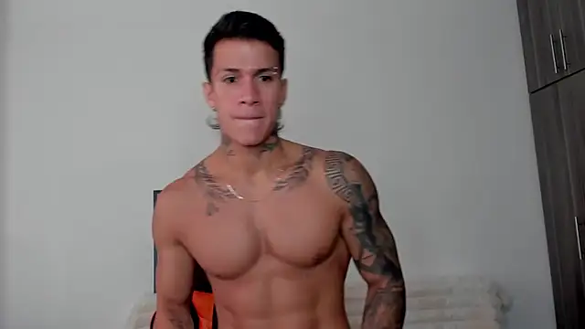 pettergrey1 online show from December 16, 2025, 2:32 pm