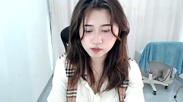 Liliya-77 online show from April 17, 2026, 6:38 am