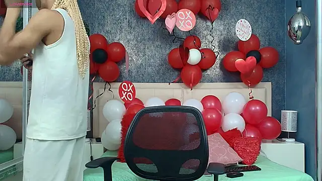 Snapshot of Erick_Zhimerman chatting on February 14, 2026, 4:13 am Erick Zhimerman online show from February 14, 2026, 4:13 am