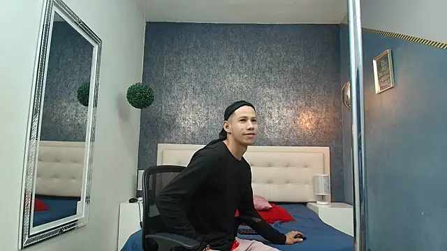 Snapshot of Erick_Zhimerman chatting on March 1, 2026, 4:12 am Erick Zhimerman online show from March 1, 2026, 4:12 am