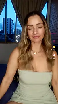 Loly Horny online show from July 27, 2026, 11:23 pm