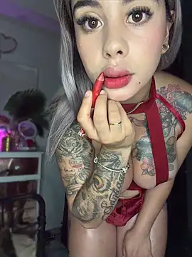 Snapshot of Tusumisahot chatting on April 9, 2026, 4:03 am Tusumisahot online show from April 9, 2026, 4:03 am