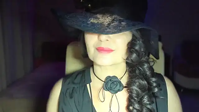 WitchBlueRose online show from November 5, 2025, 4:43 pm