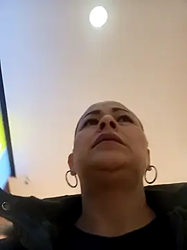 ScarletGlow1 online show from October 1, 2025, 3:27 pm